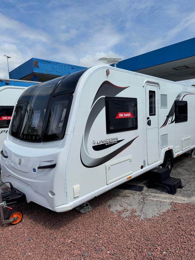 Bailey Valencia, Yr2020, Fixed Bed, mover, awning, self levelling 