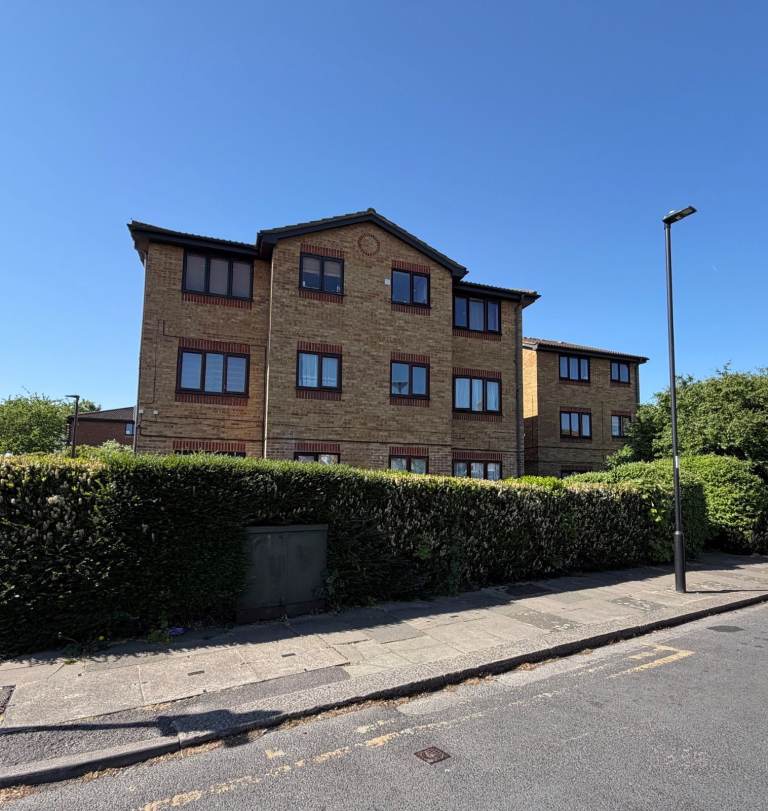 1 Bed Ground Floor Flat in Edmonton