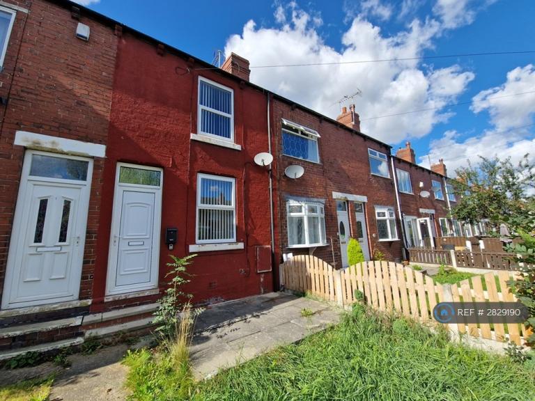 2 bedroom house in Grove Avenue, Hemsworth, Pontefract, WF9 (2 bed) (#2829190)