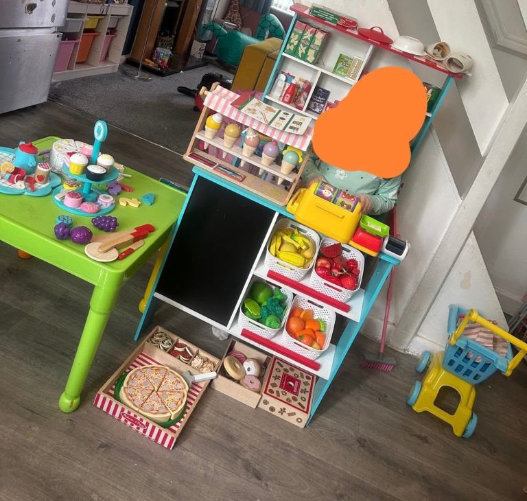Huge Wooden Shop & Café Bundle – £70