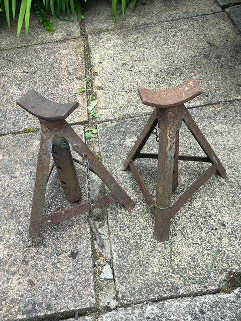 Axle stands