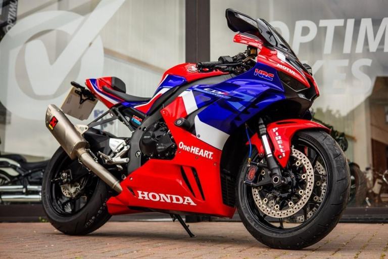 Honda CBR1000RR-R Fireblade LOW MILES ! AKRO ! LOADED SPEC ! STUNNING