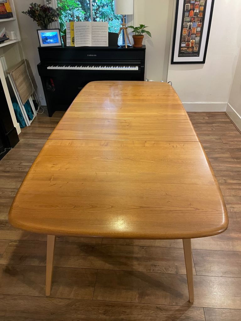 Ercol 846, Vintage Gold Label, Grand Windsor Extending Dining Table (rare, wide model).