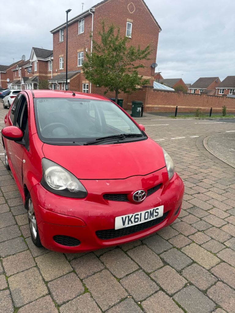 Toyota, AYGO, Hatchback, 2011, Manual, 998 (cc), 5 doors