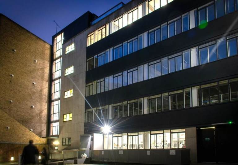 *Clerkenwell* Private Serviced Offices: Units from 40 to 155 desks for rent EC1