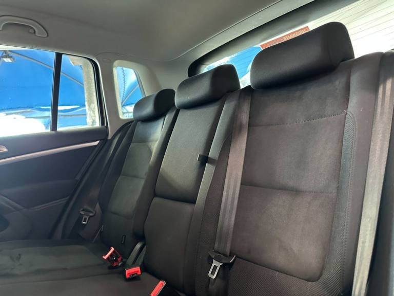 2015 Volkswagen Tiguan 2.0 TDI BlueMotion Tech Match SUV 5dr Diesel Manual 2WD Euro 5 (s/s) (140 ...