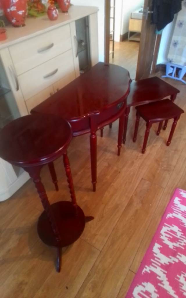 SET OF 4 TABLES 