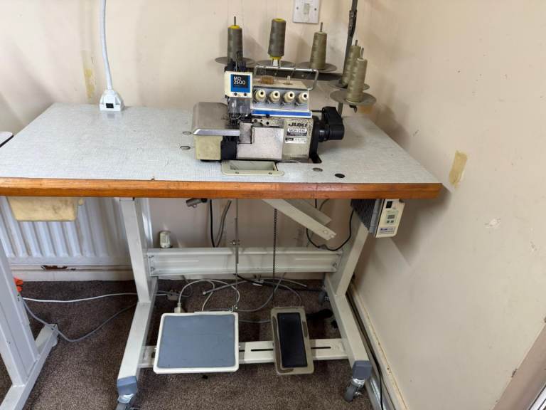 Japanese juki 5 thread overlocker industrial sewing machine 