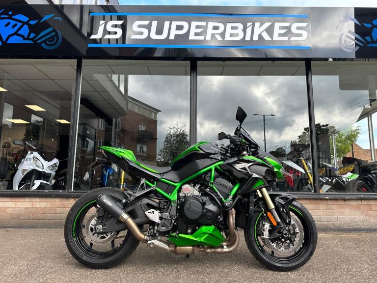 KAWASAKI ZH2 SE LMFNN 2022 '72 REG - ONLY 3249 MILES - SCORPION EXHAUST 