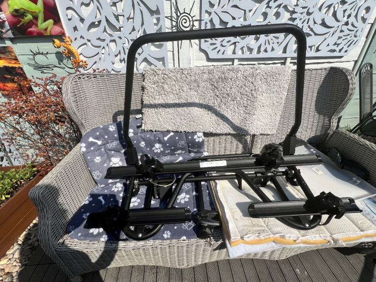 Thule -BRAND NEW- Thule Superb XT Bike Carrier - Bailey Discovery Caravan - A frame mounted 