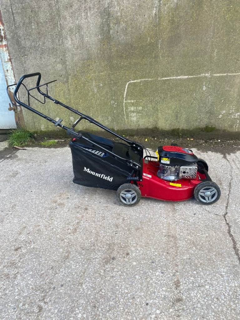 MOUNTFIELD SP 185 SELF PROPELLED PETROL LAWNMOWER FOR SALE.