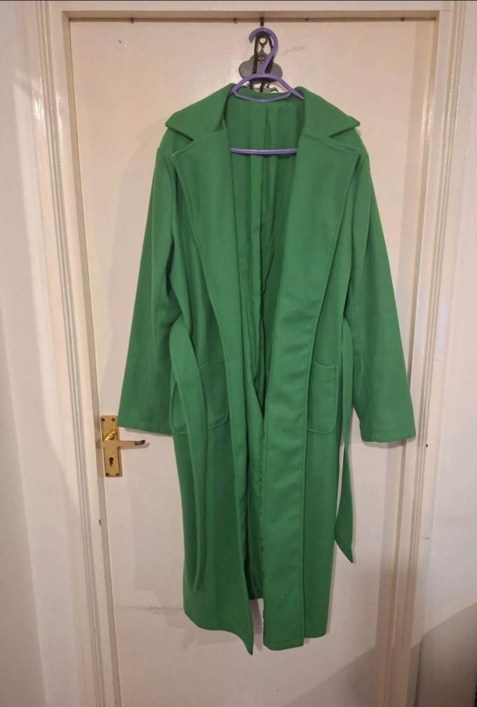Stylish Green Women's Long Coat – As Good As New