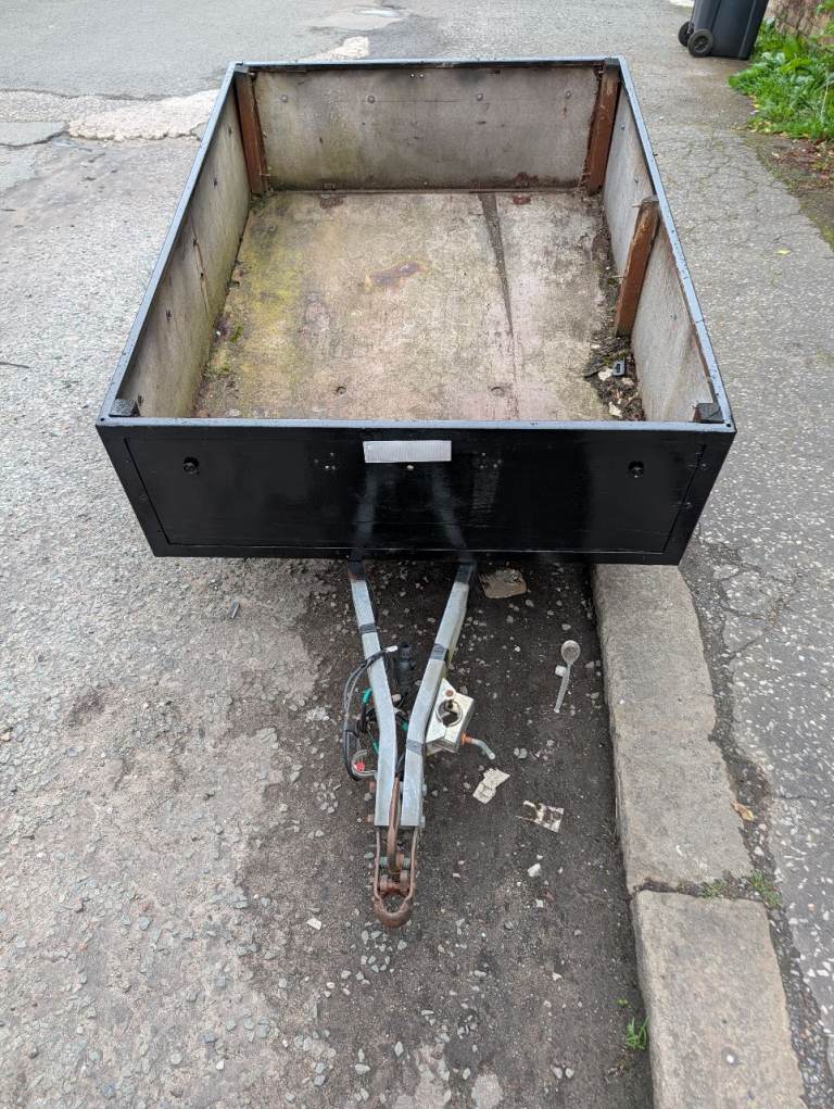 4ft 6 X 3ft 5 German made trailer 