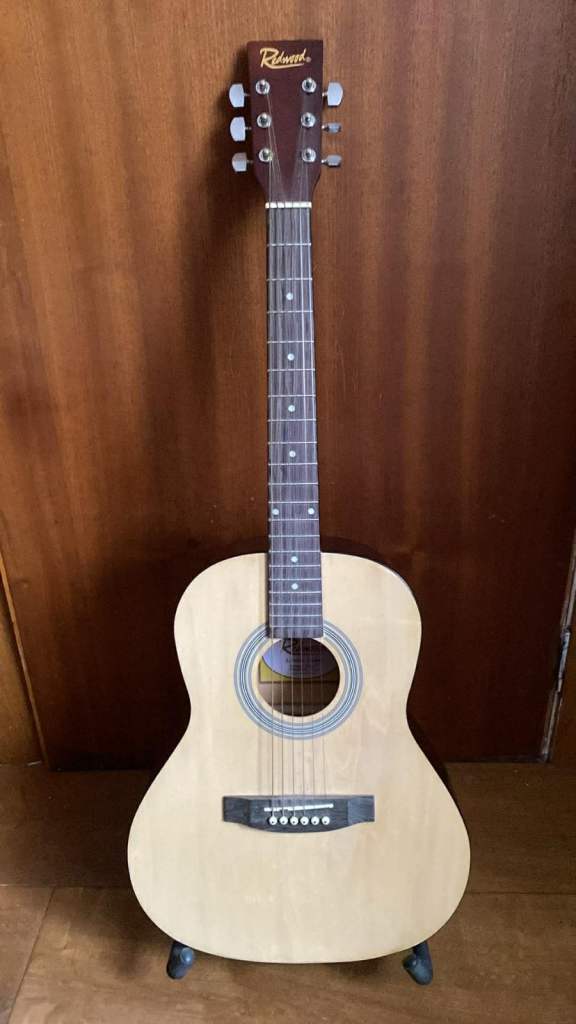 Kids' guitar - 3/4 size