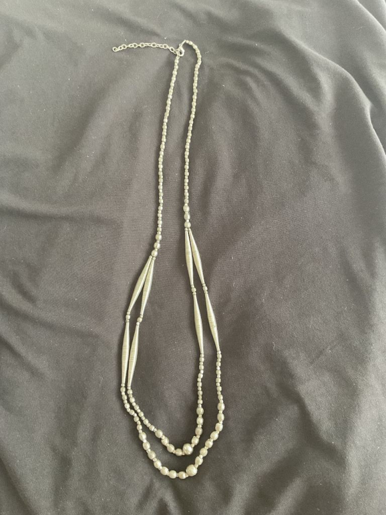 Metal silver colour Necklace – Good Condition