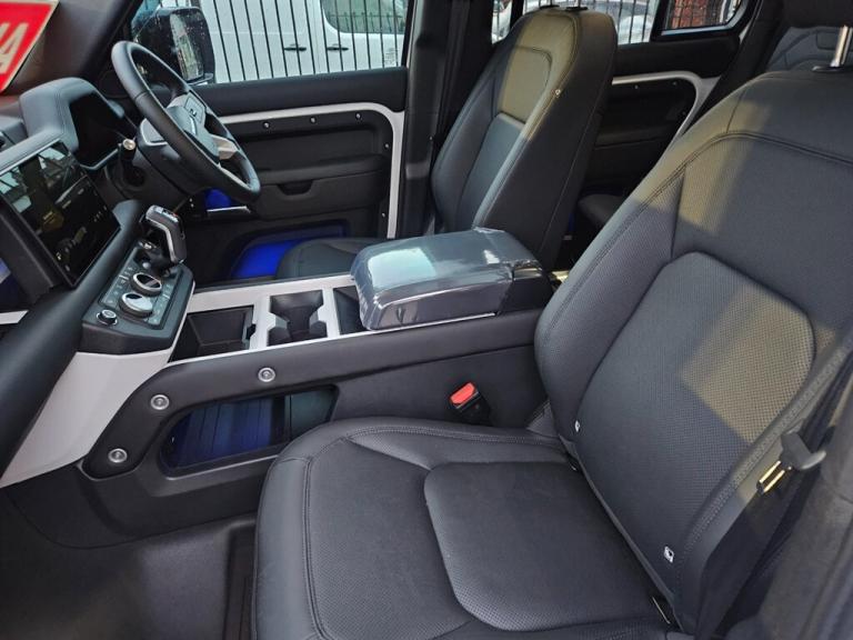 2025 Land Rover Defender X-DYNAMIC SE  ( 7 Seater) * BIG SPEC * Estate Diesel Automatic