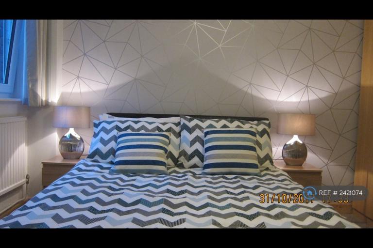 1 bedroom in Rhodeswell Road, London, E14 (#2421074)