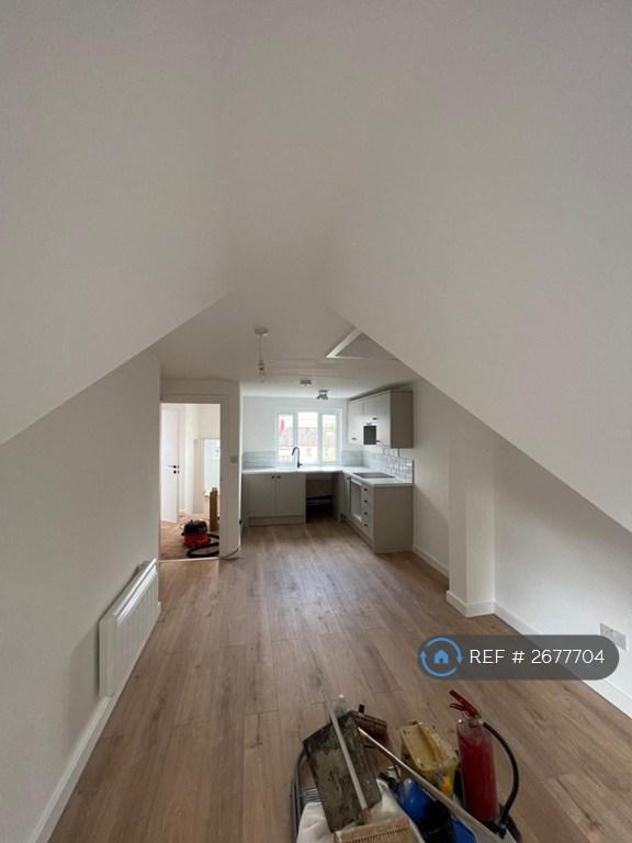 2 bedroom flat in Ledbury Road, Croydon, CR0 (2 bed) (#2677704)