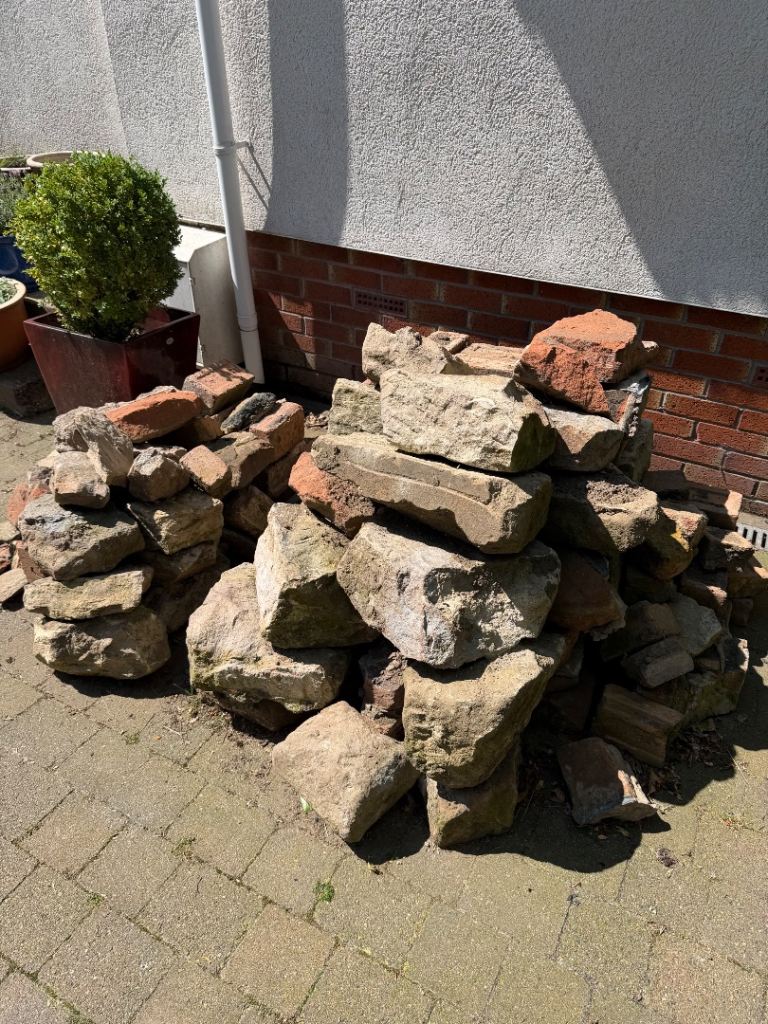Free Mixed Building Rubble - Stone and Brick Pieces