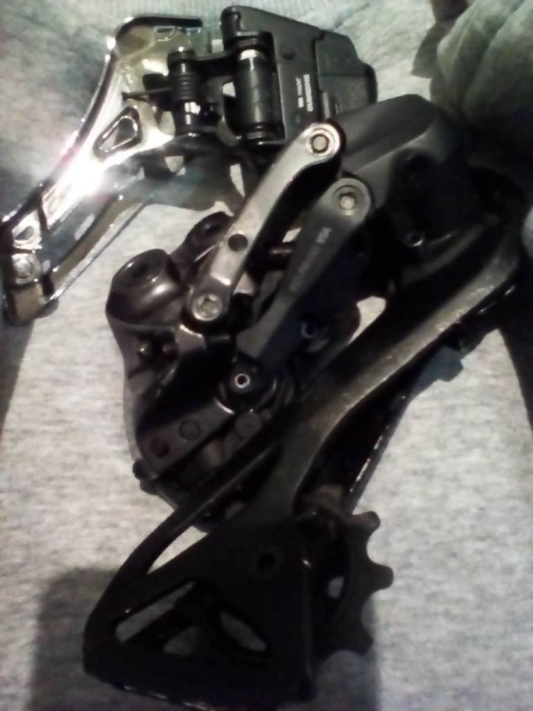 Shimano ultegra Di2 FD-R8150 derailleur's