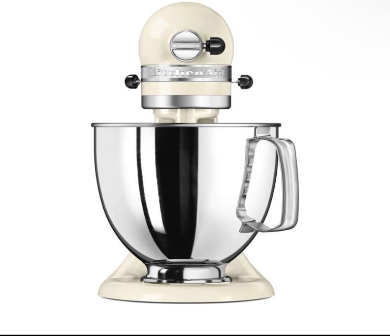 Kitchenaid Artisan 4.8L Stand Mixer  Almond Cream 5KSM125BAC