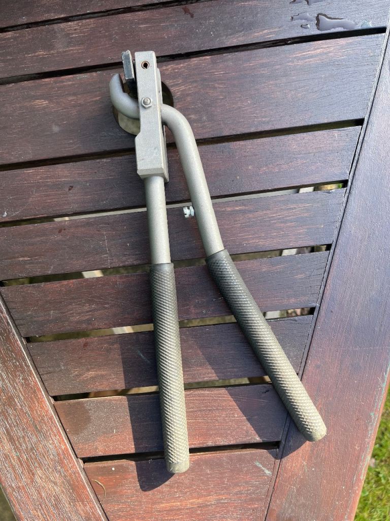 Tama 61608 flange folding and offsetting tool