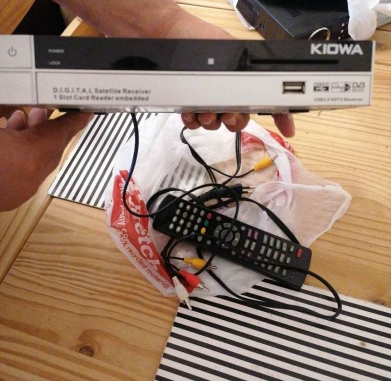 Kiowa Digital Satellite Receiver with Remote - Good Condition