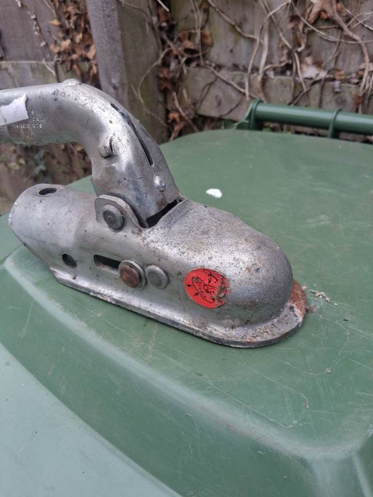 Trailer ball  hitch