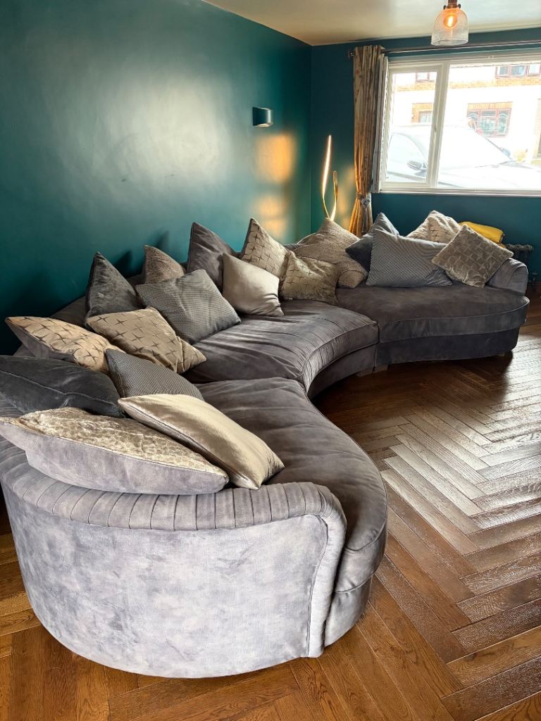 Sofology Palm Small Curved Sofa – Lucerne Silver Velvet – RRP £5,549