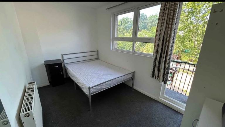 Beautiful double room, sharing with one boy 