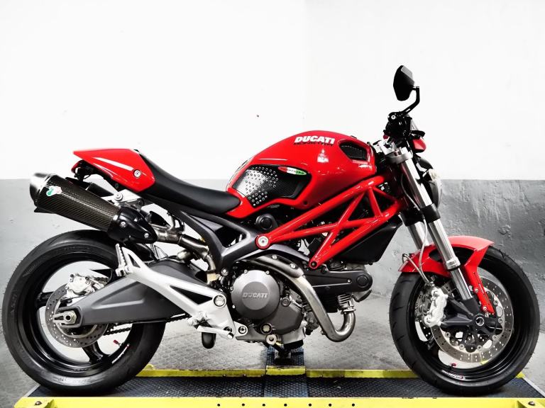 2008 Ducati Monster 696+ just 3k ,carbon pipes and extras, new tyres stunning