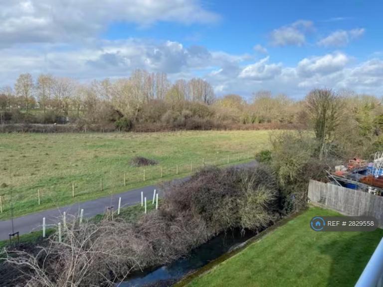 2 bedroom flat in Maltings Close, Cambridge, CB5 (2 bed) (#2829558)