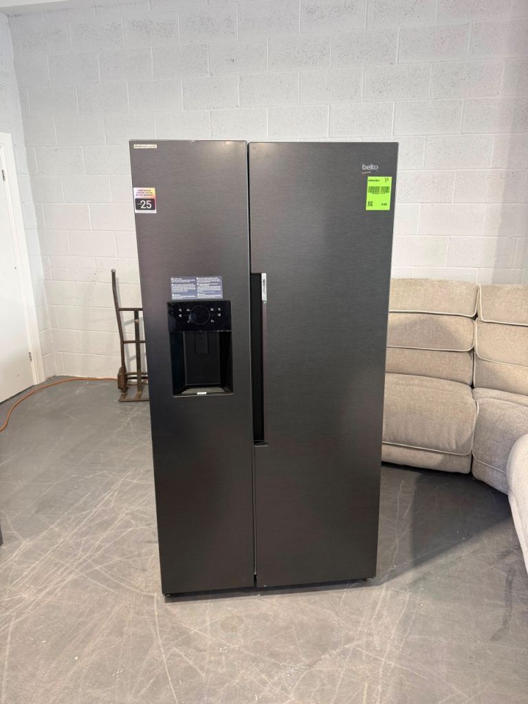 Beko American Style Fridge Freezer - Brand New, Black