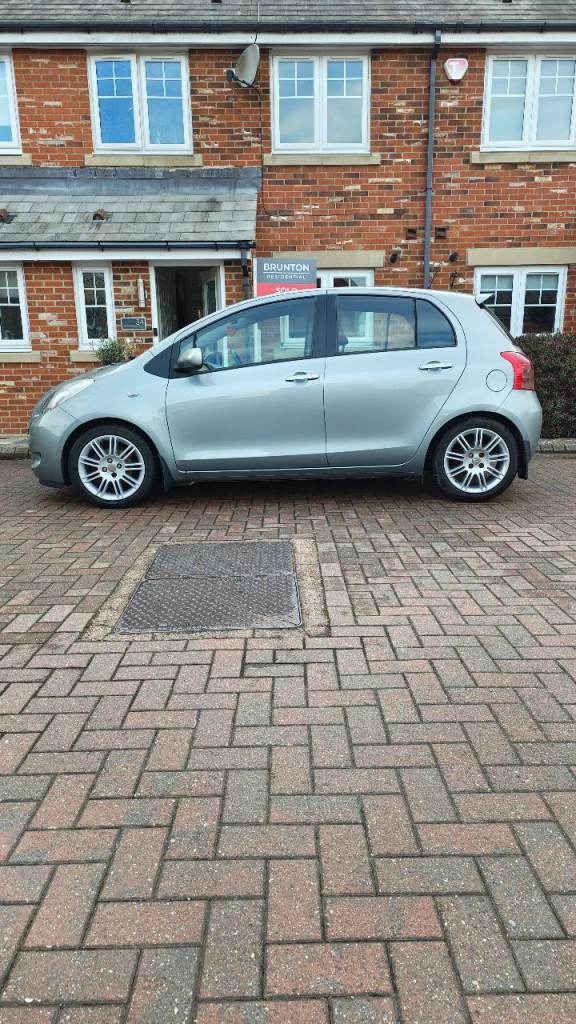 Toyota Yaris Limited Edition SR 1.3 5 Door Immaculate. MOT Feb 2027
