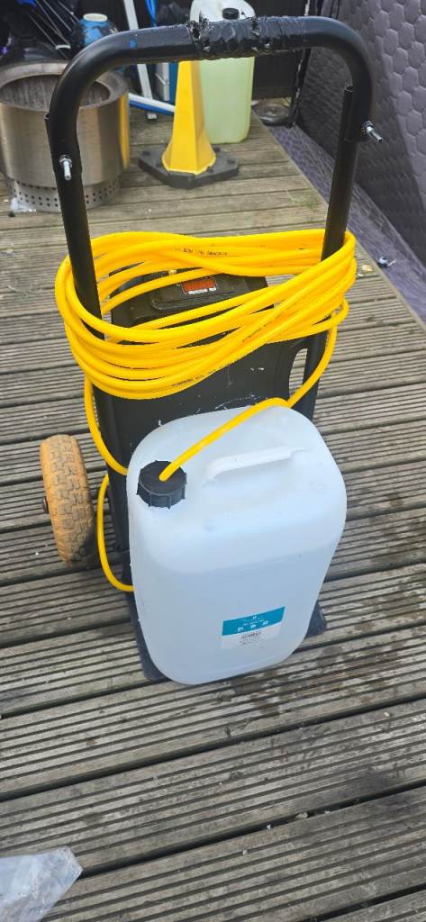 Window cleaning trolly 