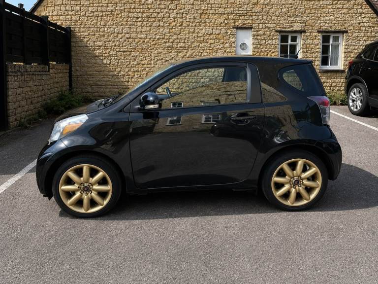 Toyota, IQ, Hatchback, 2012, Manual, 998 (cc), 3 doors