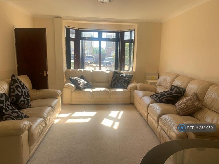 5 bedroom house in Cricket Road, Oxford, OX4 (5 bed) (#2521959)