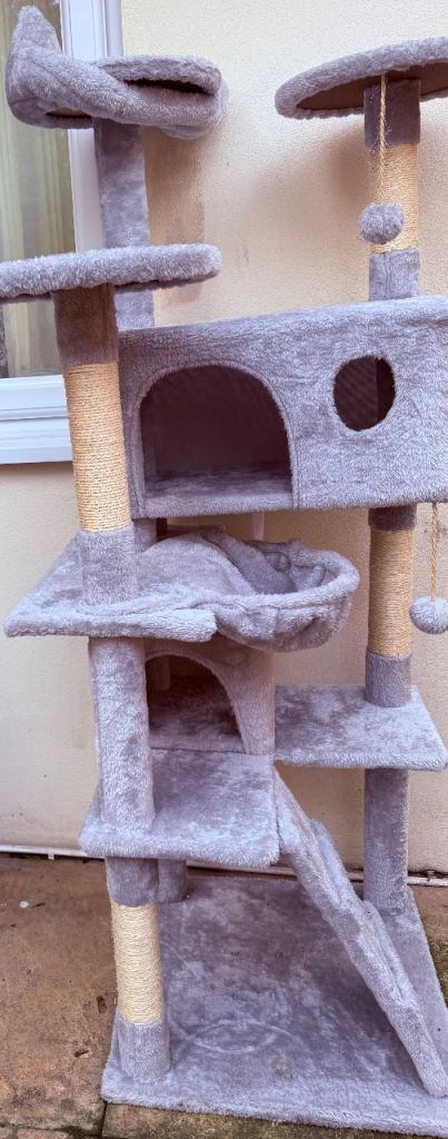 Cat tree