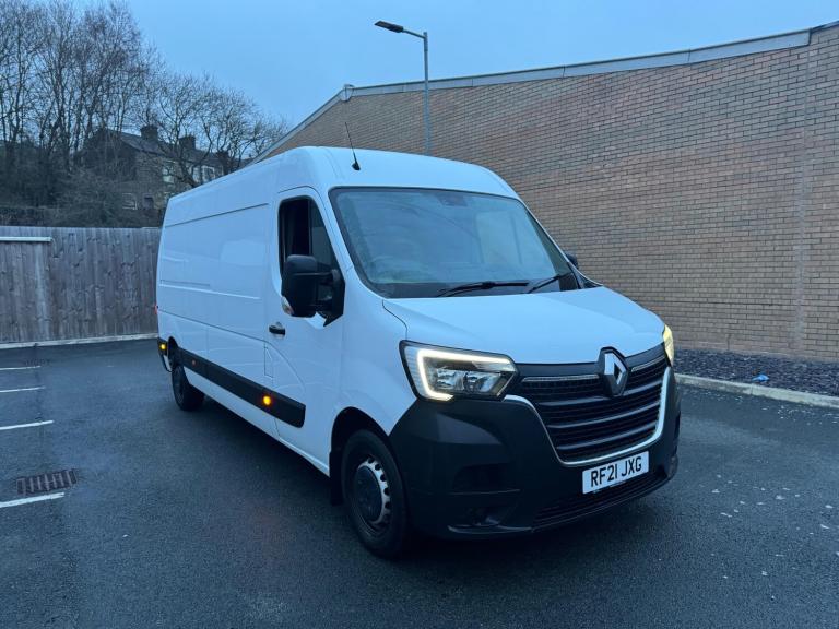 2021 Renault Master LM35dCi 135 Business Medium Roof Van PANEL VAN Diesel Manual