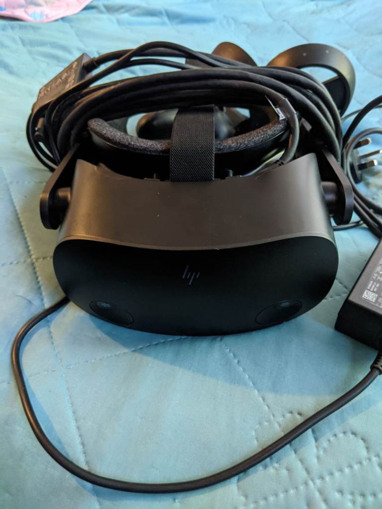 HP VR Headset with Controllers and Cables – Good Condition