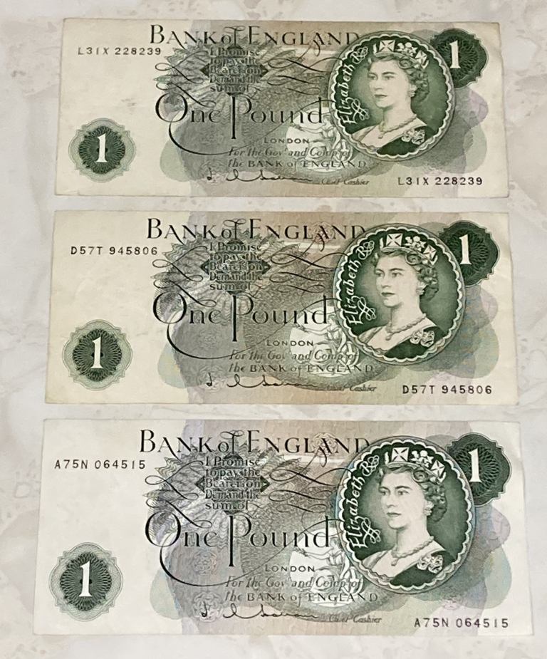 3 x L M Hollom (G Reverse) £1 Notes (1960-66)
