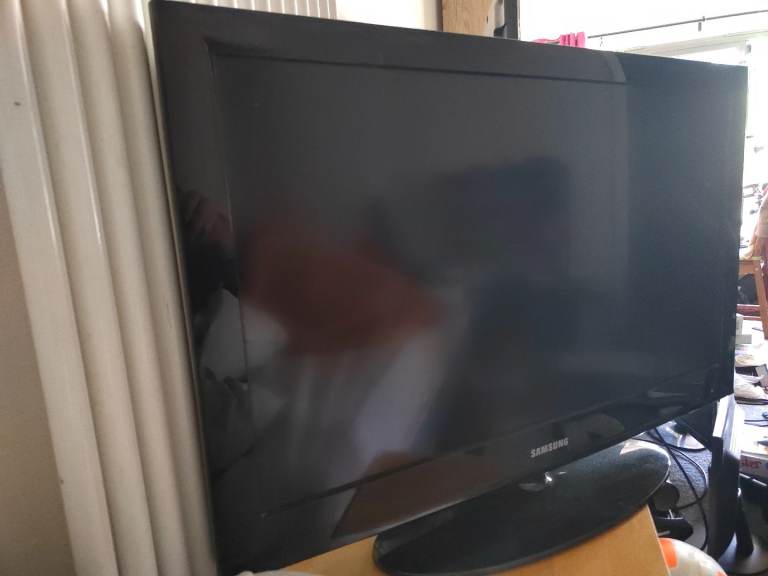SAMSUNG TV SET 32 INCH 