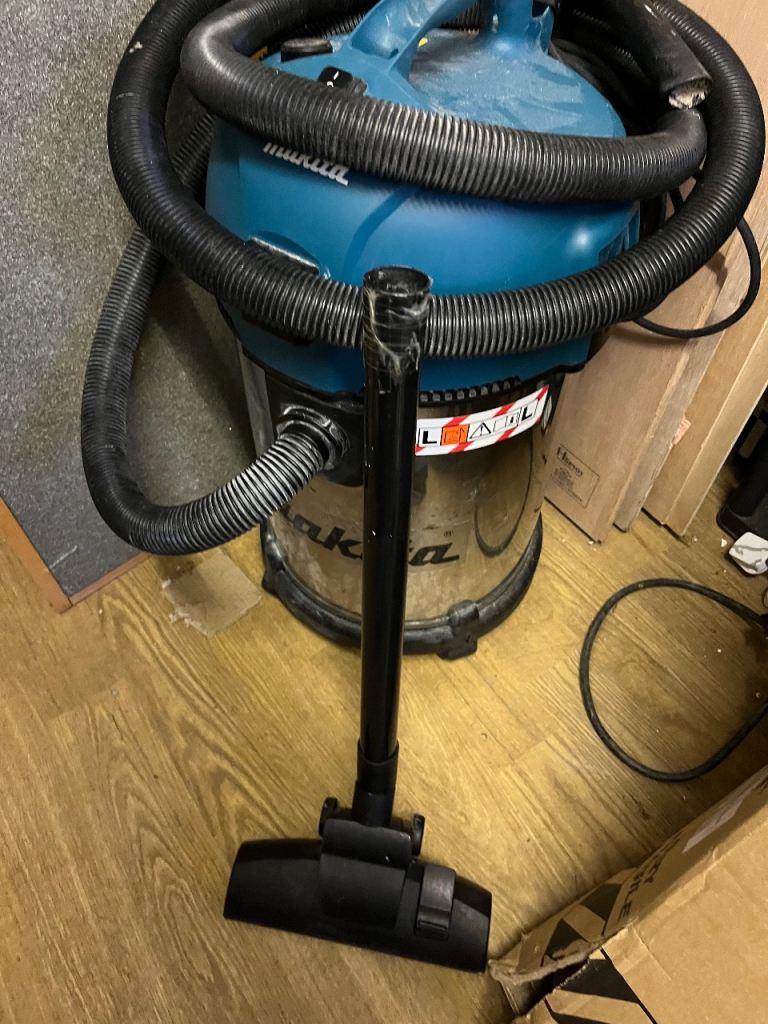 Makita l rated  hoover 