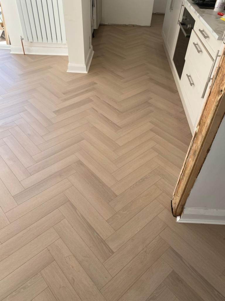 Carpet and laminate flooring fitter