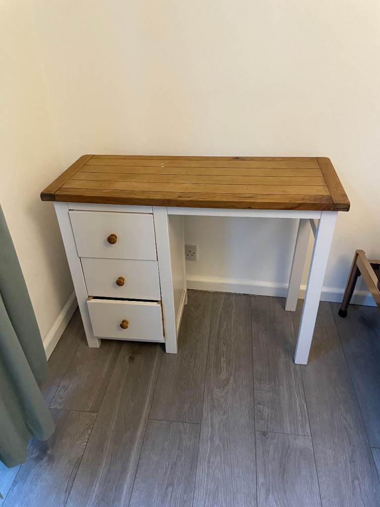 Wooden Desk with 3 drawers 