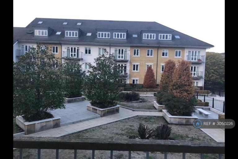 2 bedroom flat in Arlington House, West Drayton, UB7 (2 bed) (#3050226)
