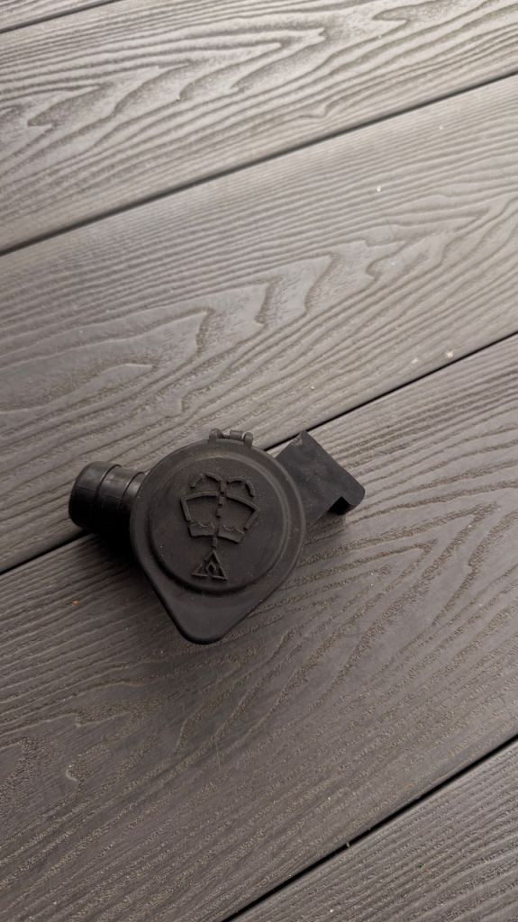 Filler Neck BMW X3 F25 X4 F26 Windscreen Washer Bottle Pipe Cover Cap 7213278