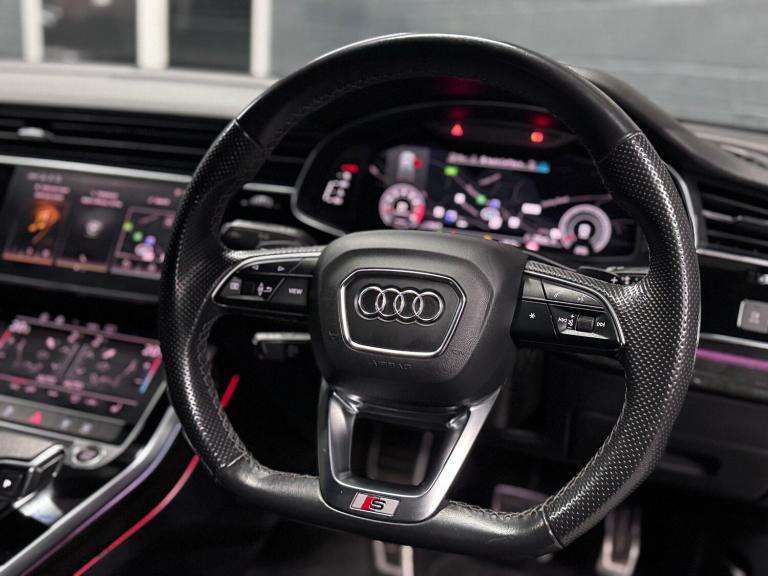 AUDI Q7 3.0 TFSI V6 55 Black Edition 2021