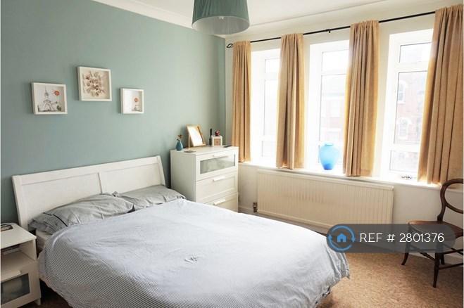 2 bedroom flat in Thanet Lodge, London, NW2 (2 bed) (#2801376)