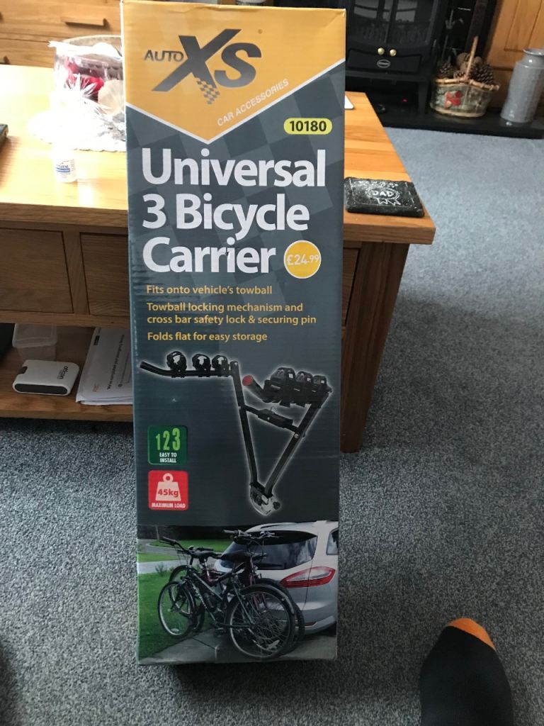 Universal 3 bicycle carrier fits straight onto tow bar in seconds.